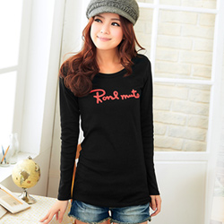 【衣芙日系】簡約焦點貼布字母素面長T(共3色)